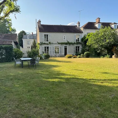 Garden - Center Of - Parking *