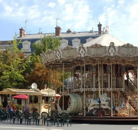 Garden - Center Of - Parking * フォンテーヌブロー