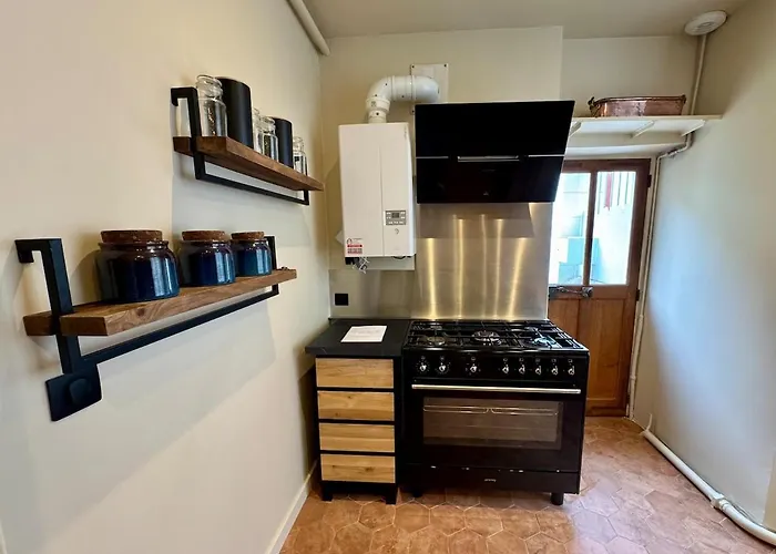 Garden - Center Of - Parking * フォンテーヌブロー