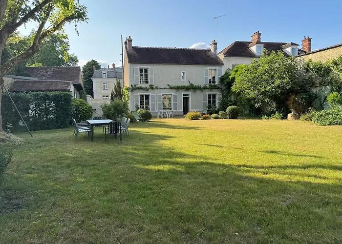 Garden - Center Of - Parking *