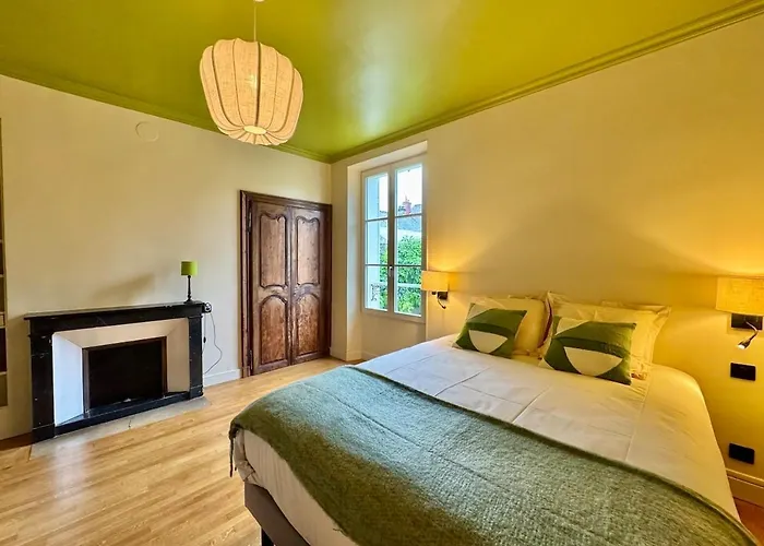 Garden - Center Of - Parking