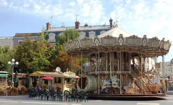 Garden - Center Of - Parking * フォンテーヌブロー