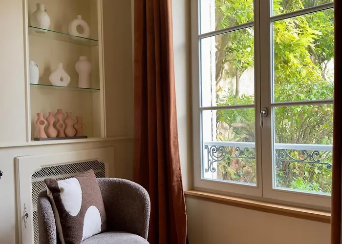 Garden - Center Of - Parking *