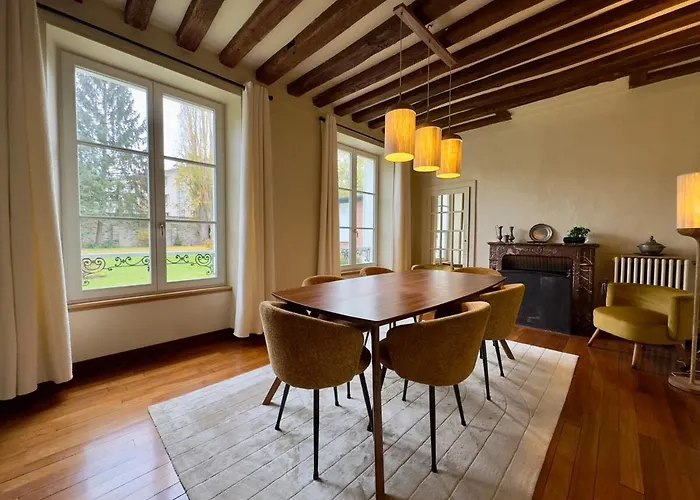 Garden - Center Of - Parking *