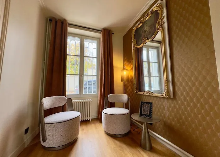 Garden - Center Of - Parking * フォンテーヌブロー